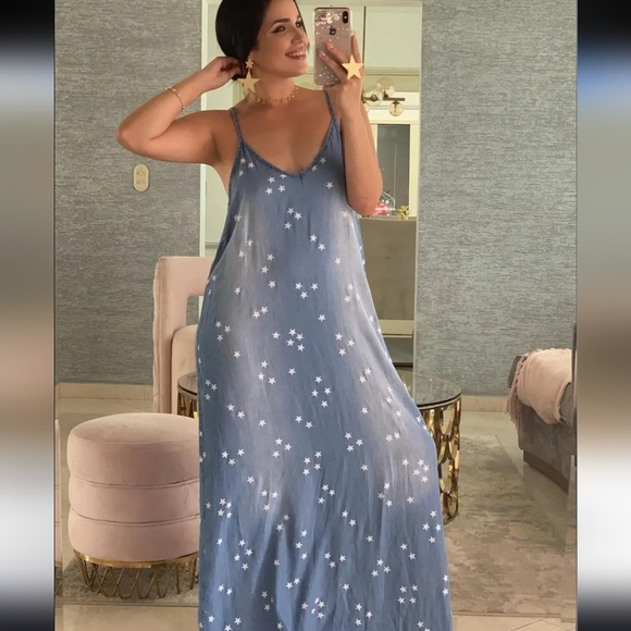 Vici Dresses & Skirts - Vici Pocketed Loose Maxi Dress